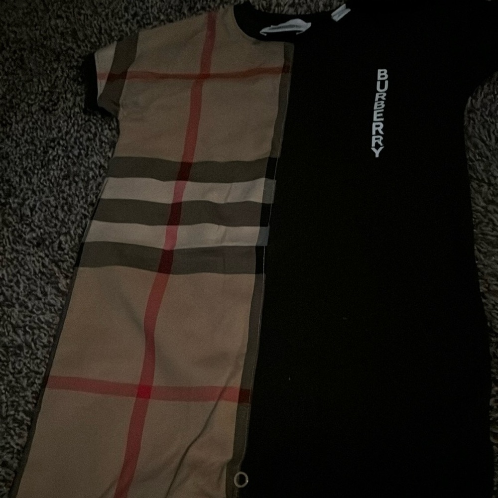 One piece boys, Burberry outfit size 9 months